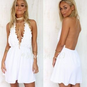 🆕WHITE SLEEVELESS HALTER PETALS DRESS